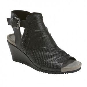 Earth Shoes Attelea Bonaire - Wedge Sandals